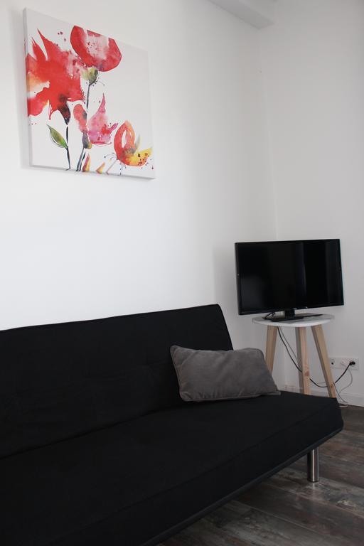 Maison De Ville Bed & Breakfast Magny en Vexin Bagian luar foto